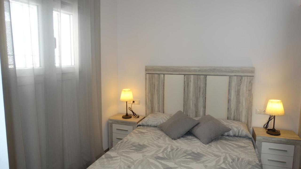 Casa Javi Apartment โกนิล เด ลาฟรอนเตรา ภายนอก รูปภาพ